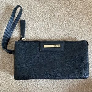 Kenner Cole wristlet in black
